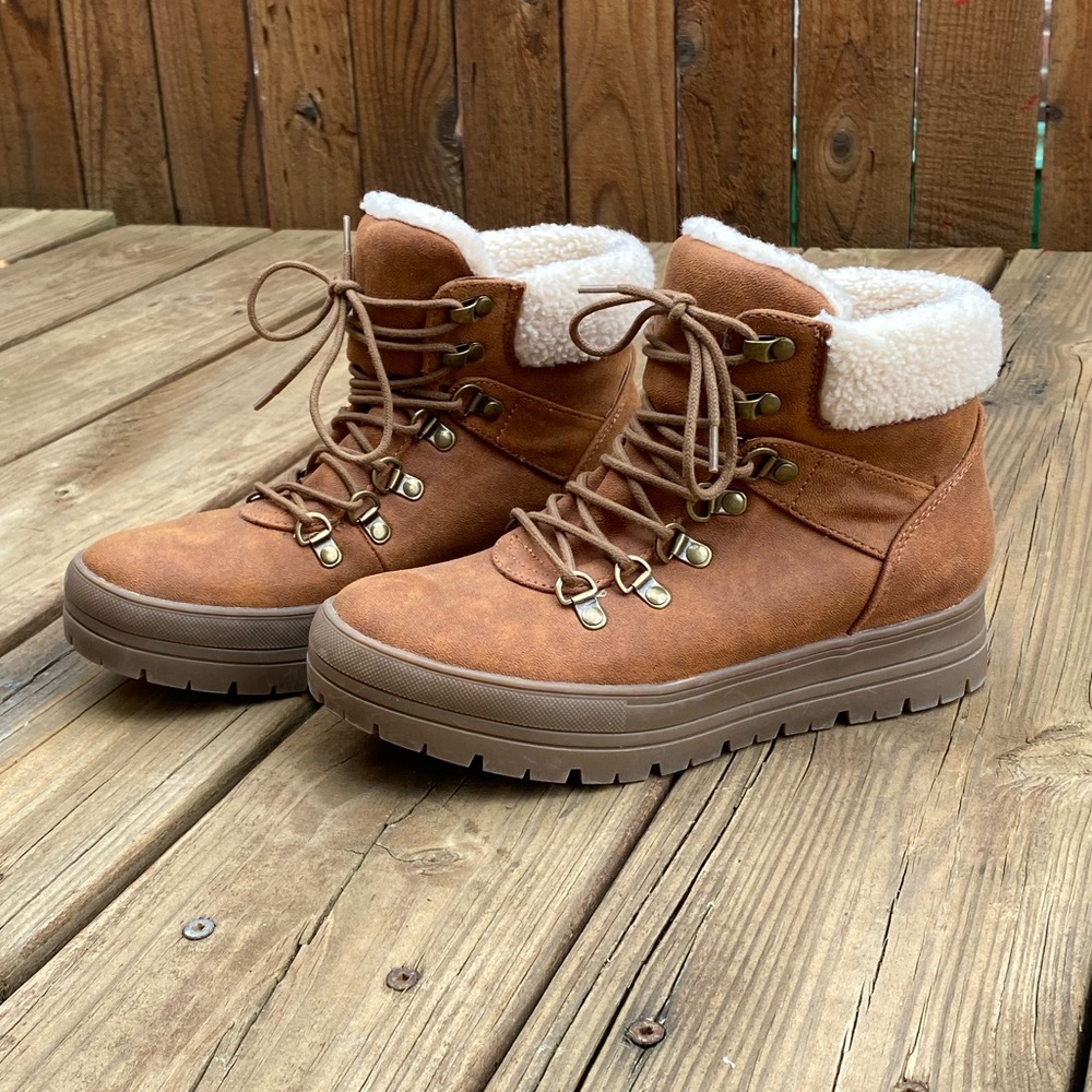 Seven Dials | Lace Up Boot